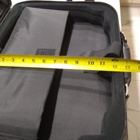 Laptop deluxe computer case for 14"-15" laptop, made by Dell - Picture 6 of 11